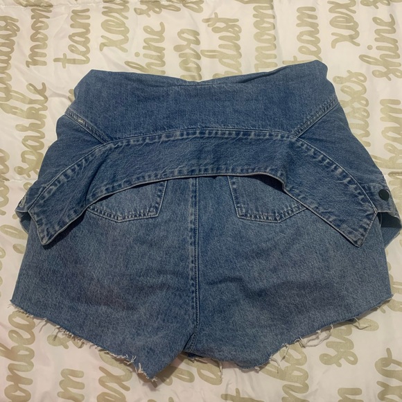 Large Denim Shorts - Picture 4 of 4